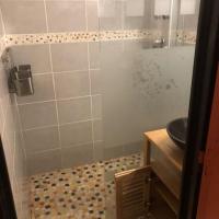 la salle d'eau avec douche à l'italienne
